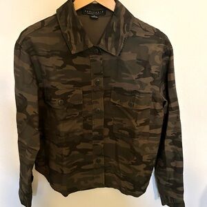 SANCTUARY CAMOUFLAGE BUTTON SHIRT JACKET SIZE XS EUC